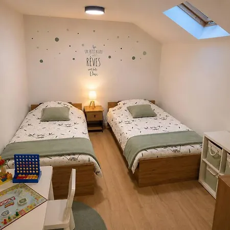 Aparthotel L'oasis De Detente - La Parenthese - 6 Personnes Avec 1h D Acces A La Piscine Privee Et Terrasse Amenagee Par Nuit Reservee - Climatisation - 2km De Pairi Daiza